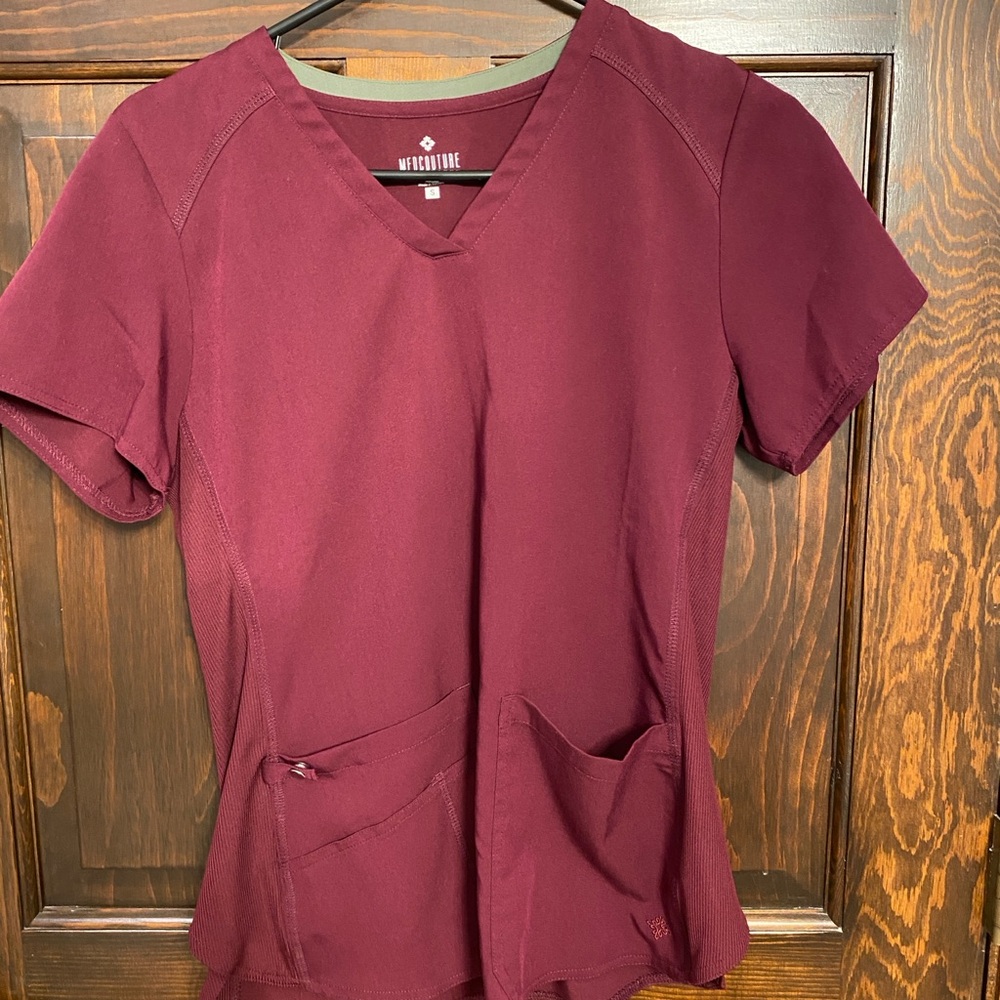 Medcouture scrub top